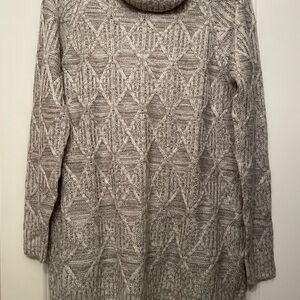 Women’s maternity pull over gray sweater